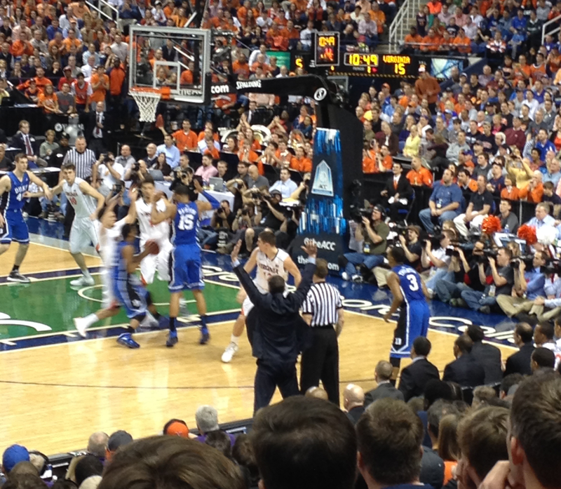 Illustration for article titled How A UVa Fan Bluffed His Way Into The Huddle At The ACC Title Game